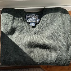 Abercrombie & Fitch Men's Green Sweater
